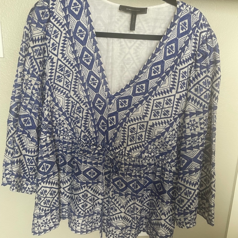 BCBG MAX Azria blue and white knit blouse